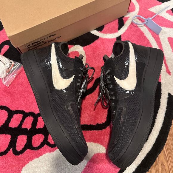 Athletic_Shoes